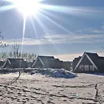 Hotelhuisje #d Vakantiehuis *