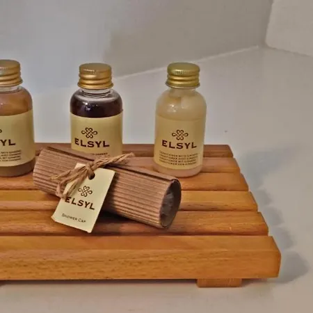 別荘 Hotelhuisje #d Warmenhuizen