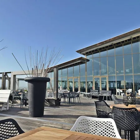 Hotelhuisje #d * Warmenhuizen