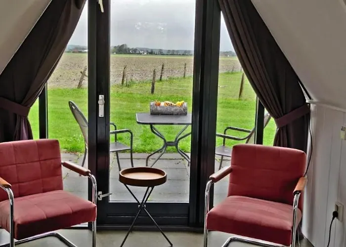 Hotelhuisje #d * Warmenhuizen